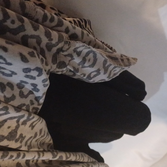 Karen Kane dress leopard print spandex blend size small with pockets! - Picture 5 of 10